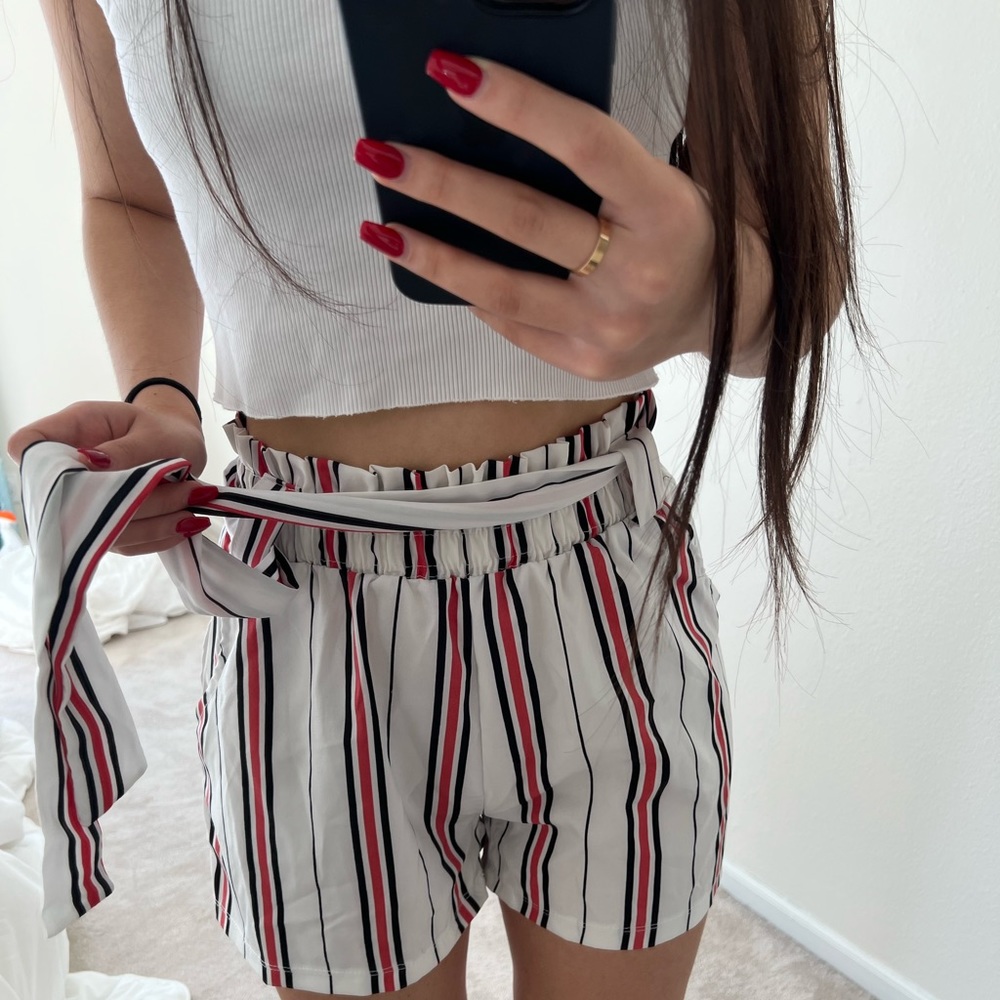 striped flowy shorts